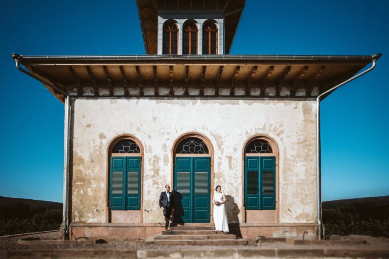 Brautpaar vor dem Teehaus Ruppertsberg in Deidesheim Pfalz